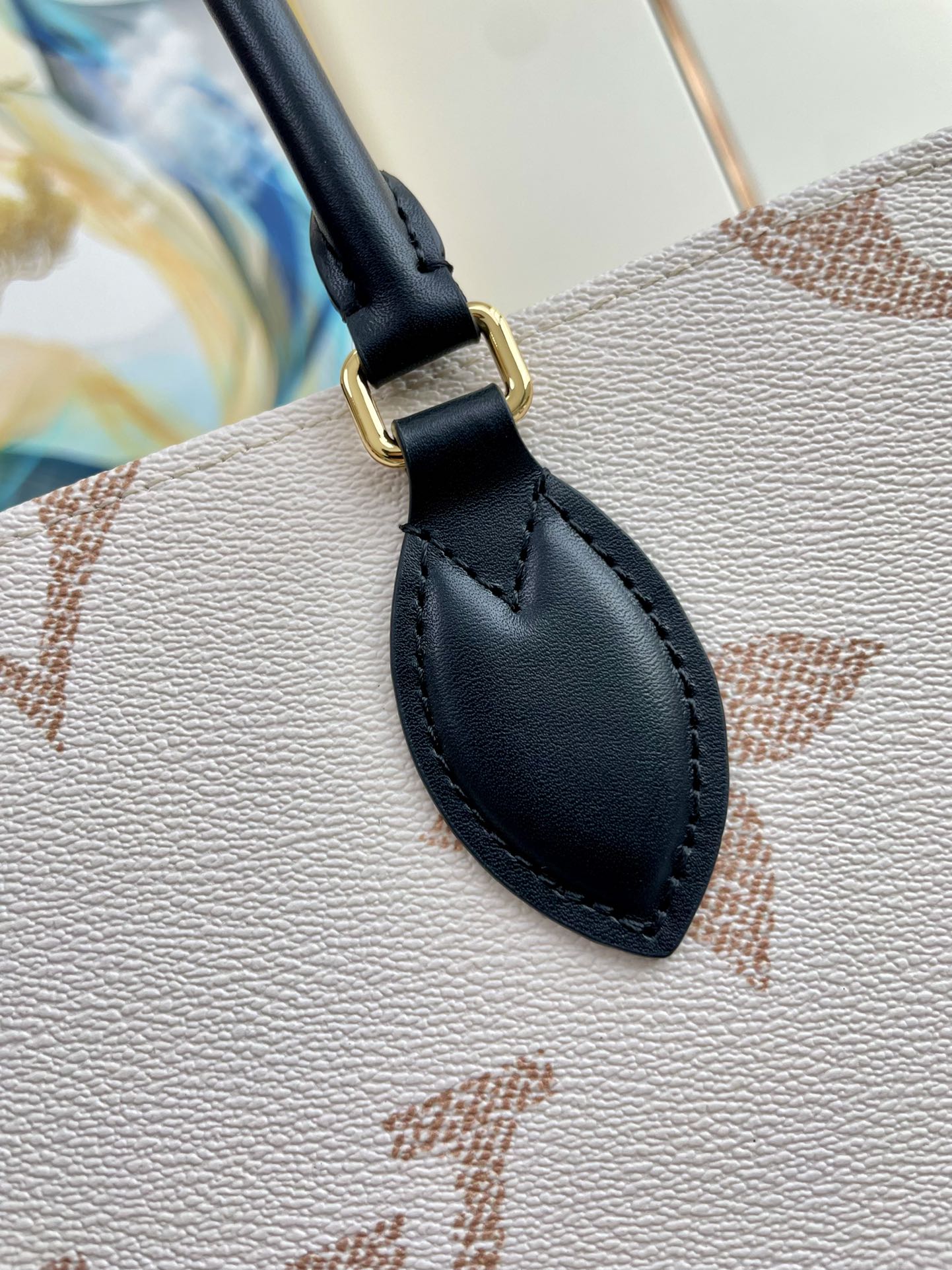 LOUIS VUITTON ONTHEGO 35 WHITE BROWN MONOGRAM CANVAS