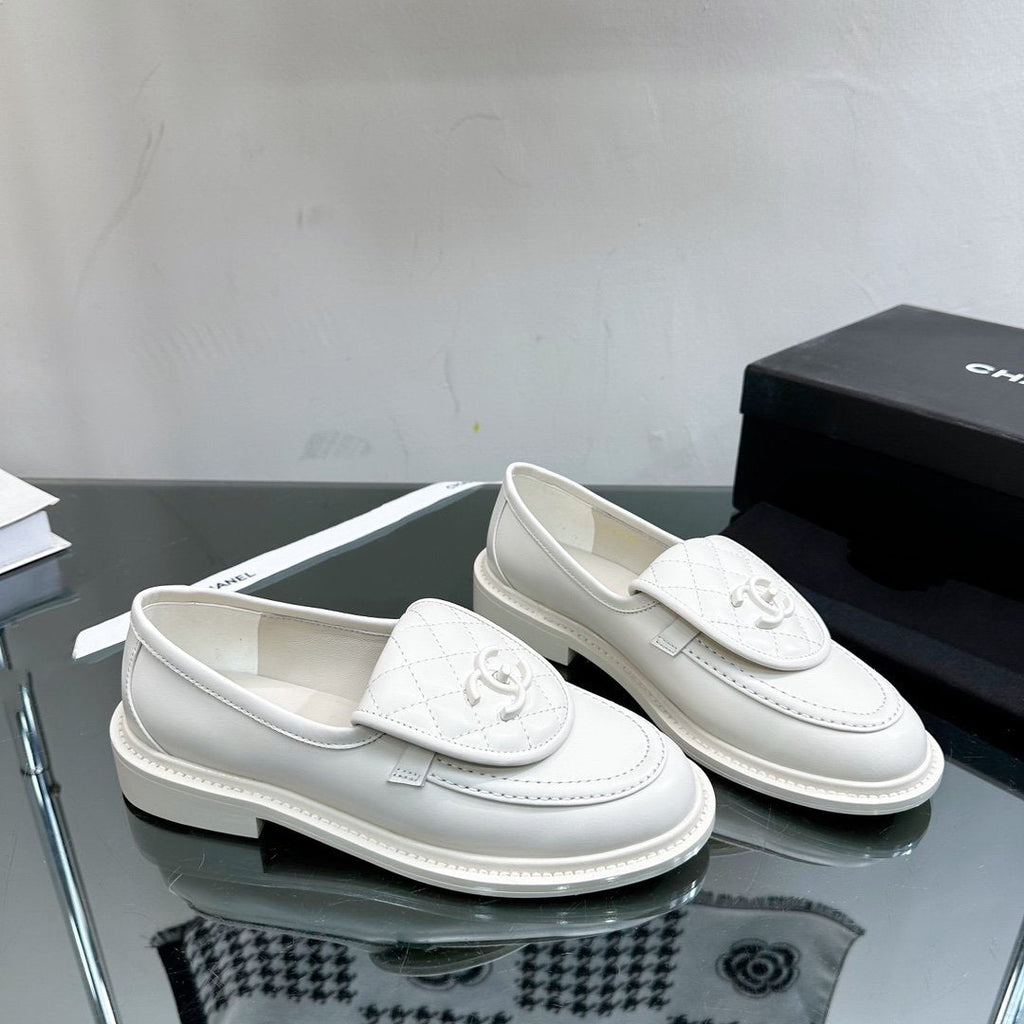 CHANEL Moasins White Quilted Calfskin