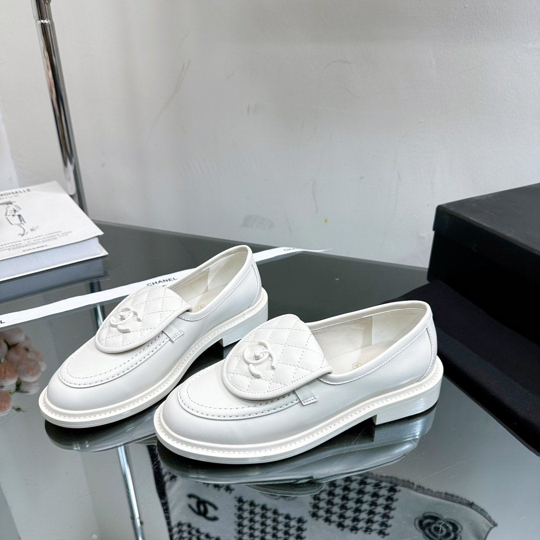 CHANEL Moasins White Quilted Calfskin