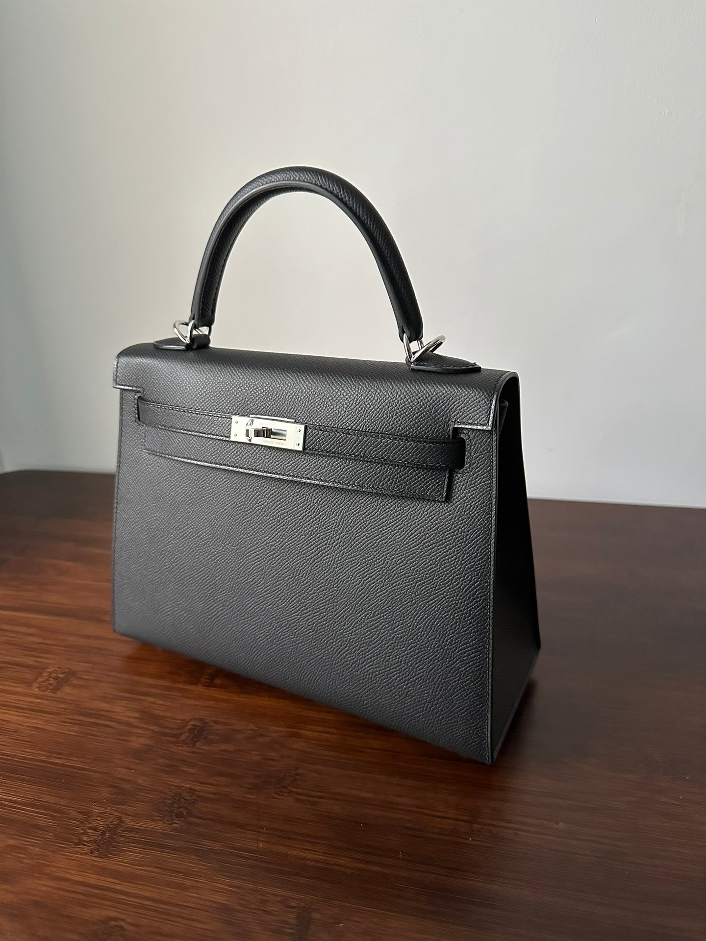 HERMES KELLY 25CM BLACK EPSOM SILVER HARDWARE
