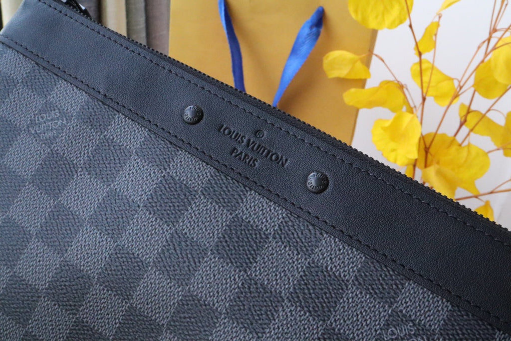 LOUIS VUITTON POCHETTE TO GO 30 DAMIER CANVAS