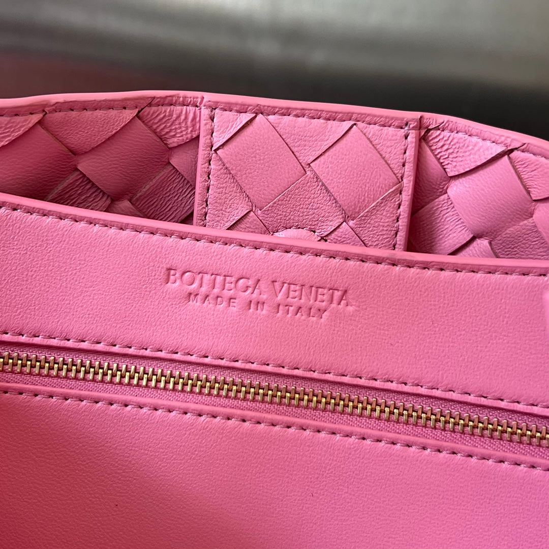 BOTTEGA VENETA MEDIUM ANDIAMO 32CM PINK LAMBSKIN
