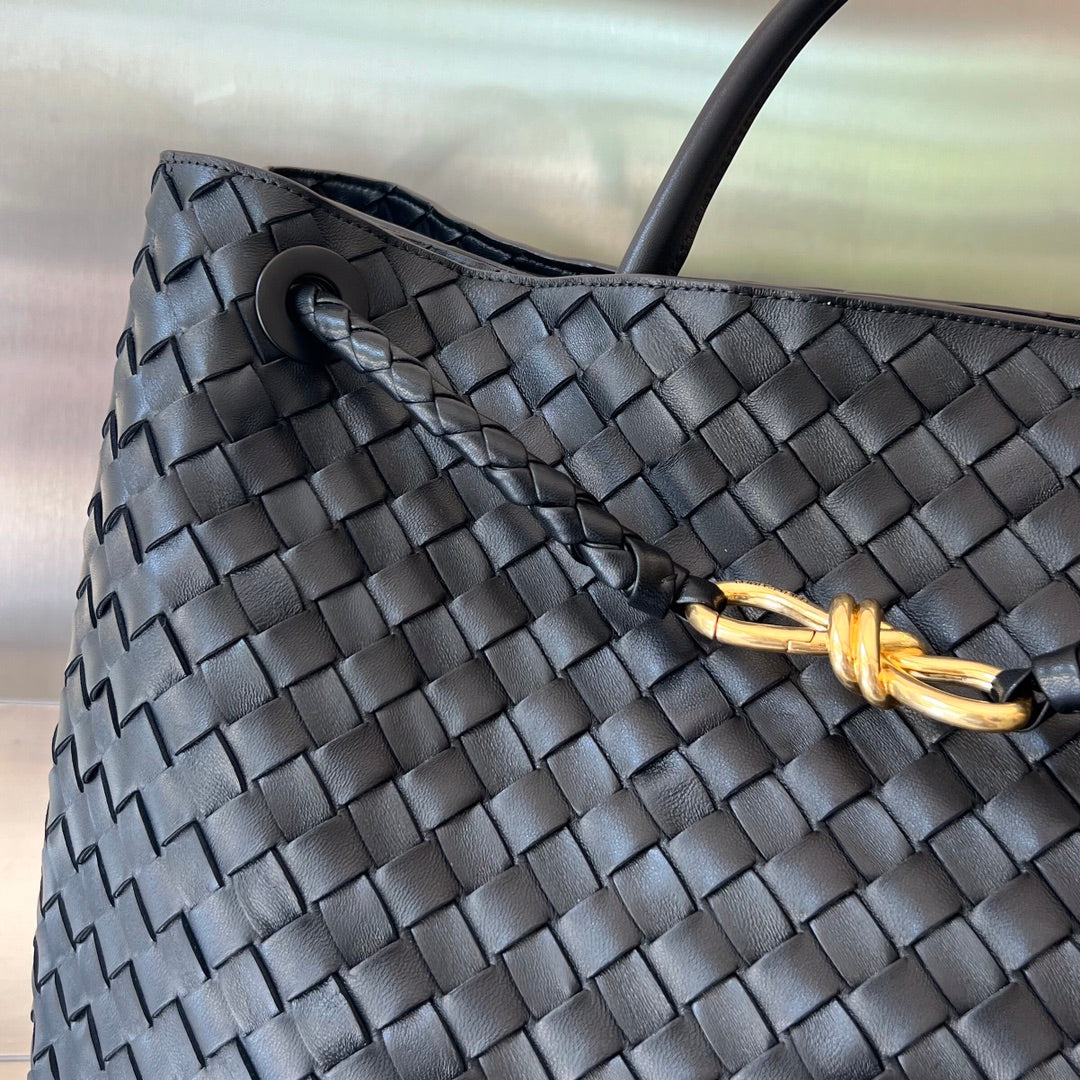 BOTTEGA VENETA LARGE ANDIAMO 45CM BLACK LAMBSKIN