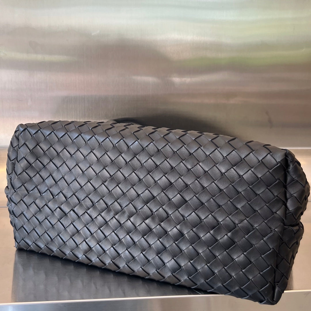 BOTTEGA VENETA LARGE ANDIAMO 45CM BLACK LAMBSKIN