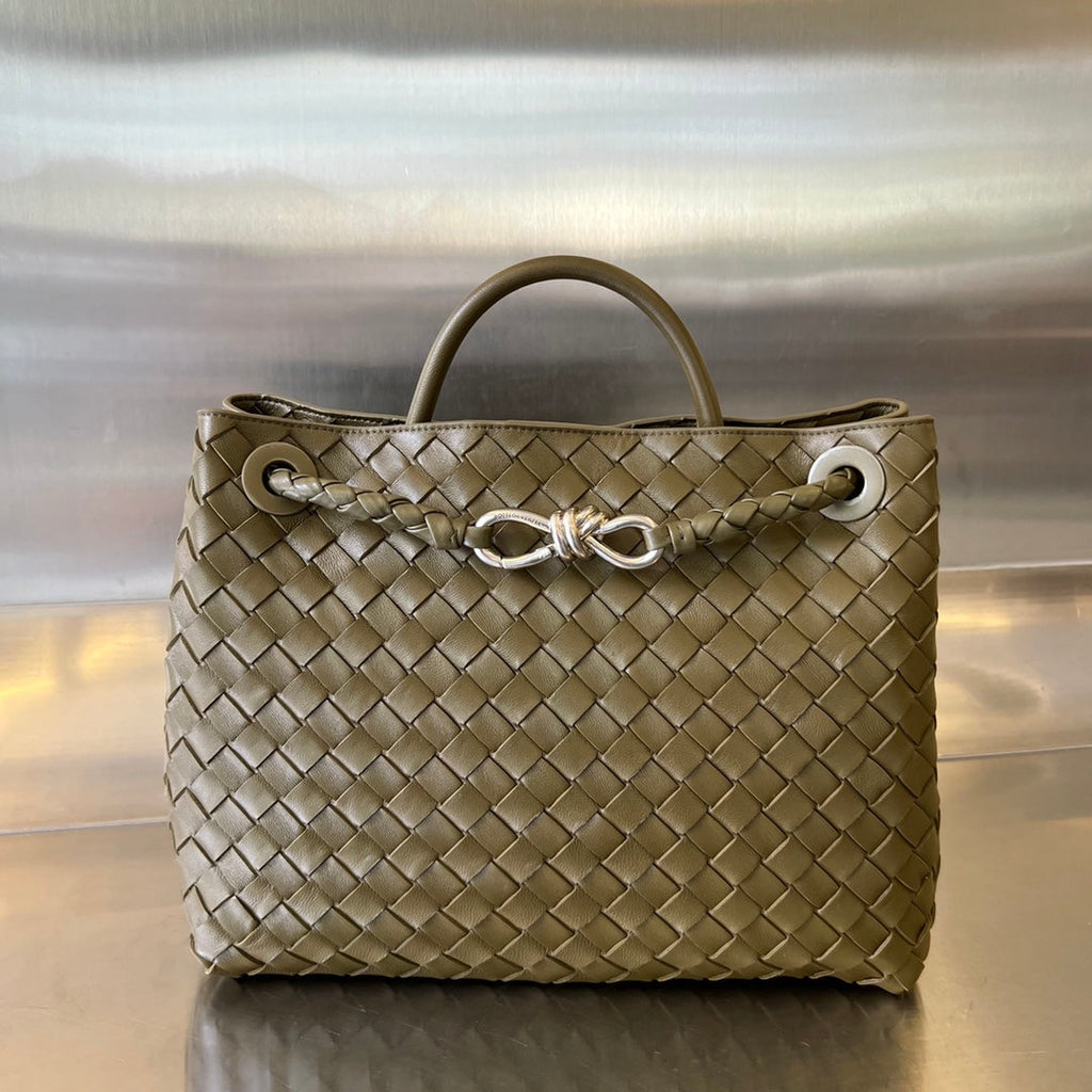 BOTTEGA VENETA MEDIUM ANDIAMO 32CM OLIVE LAMBSKIN