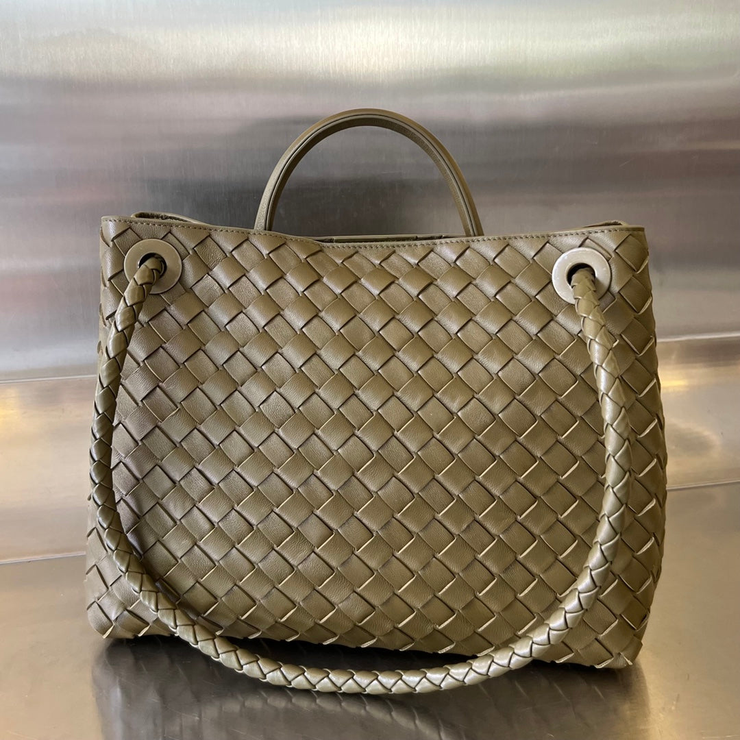BOTTEGA VENETA MEDIUM ANDIAMO 32CM OLIVE LAMBSKIN