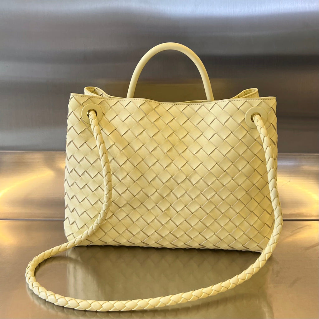 BOTTEGA VENETA MEDIUM ANDIAMO 32CM LIME LAMBSKIN
