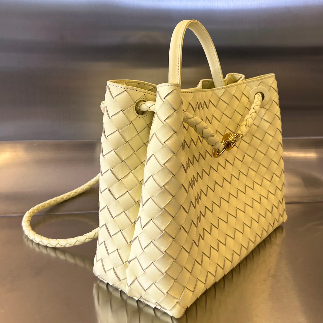 BOTTEGA VENETA MEDIUM ANDIAMO 32CM LIME LAMBSKIN