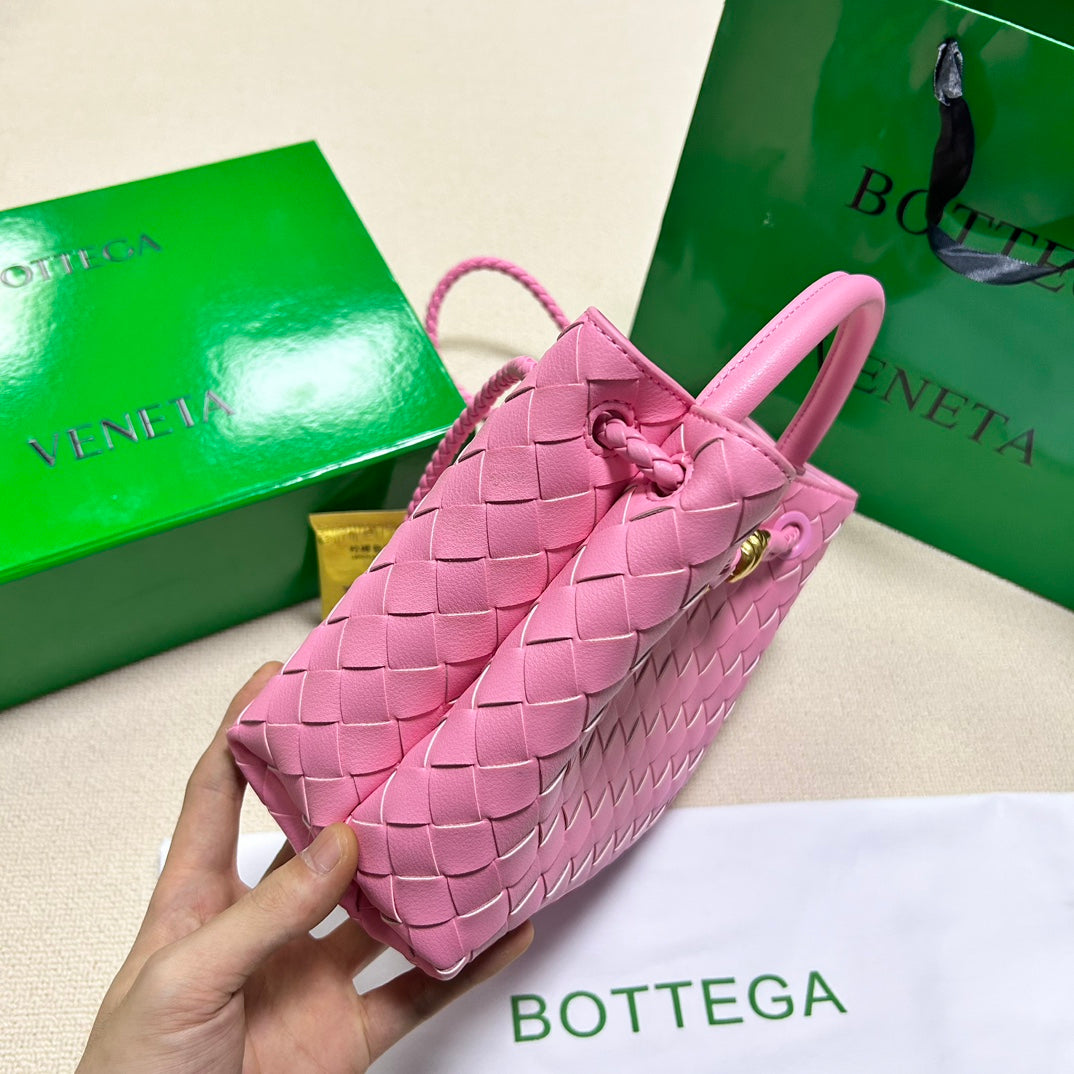 BOTTEGA VENETA SMALL ANDIAMO 25CM PINK LAMBSKIN