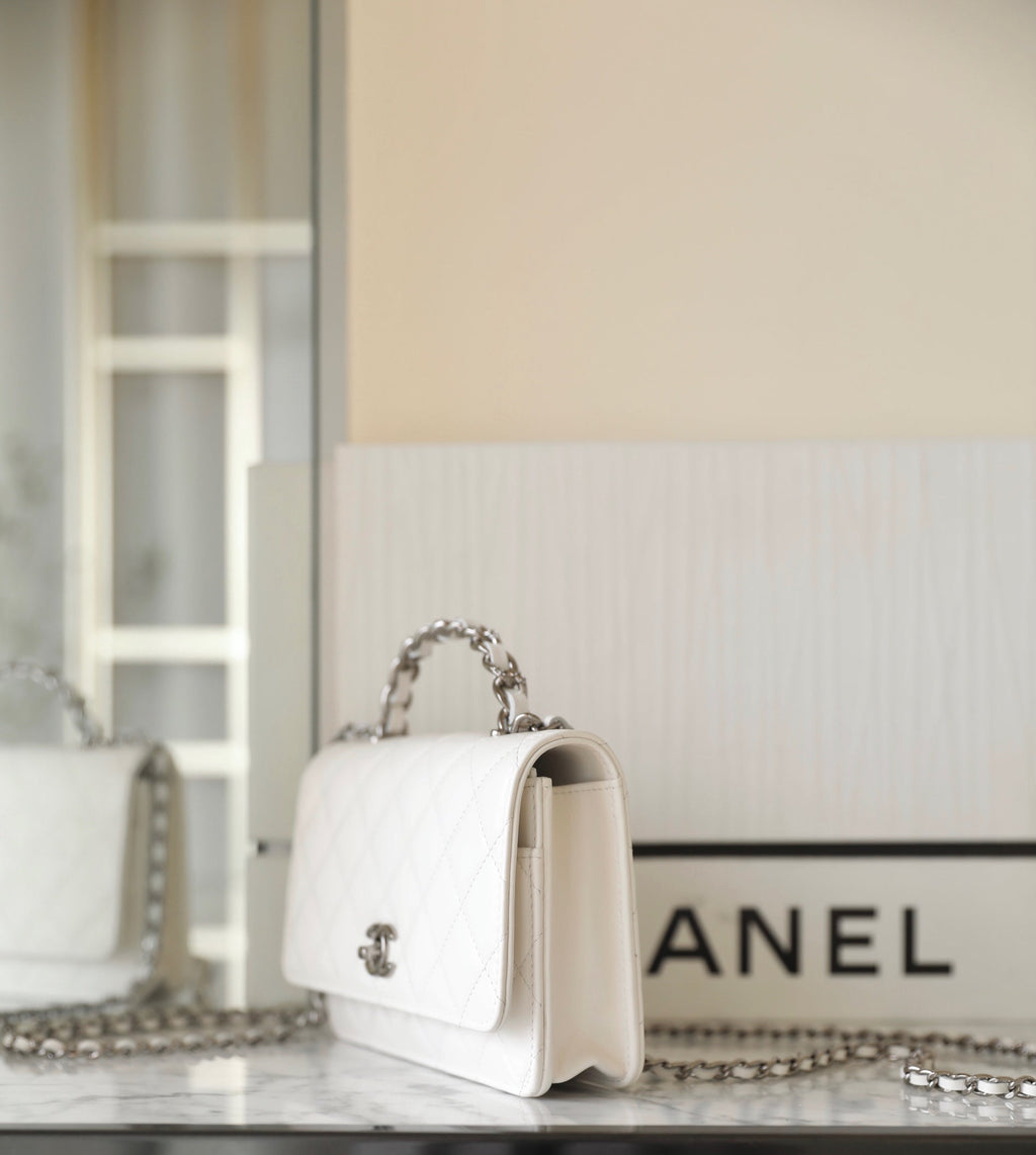 CHANEL WOC 19 WHITE LAMBSKIN SILVER HARDWARE
