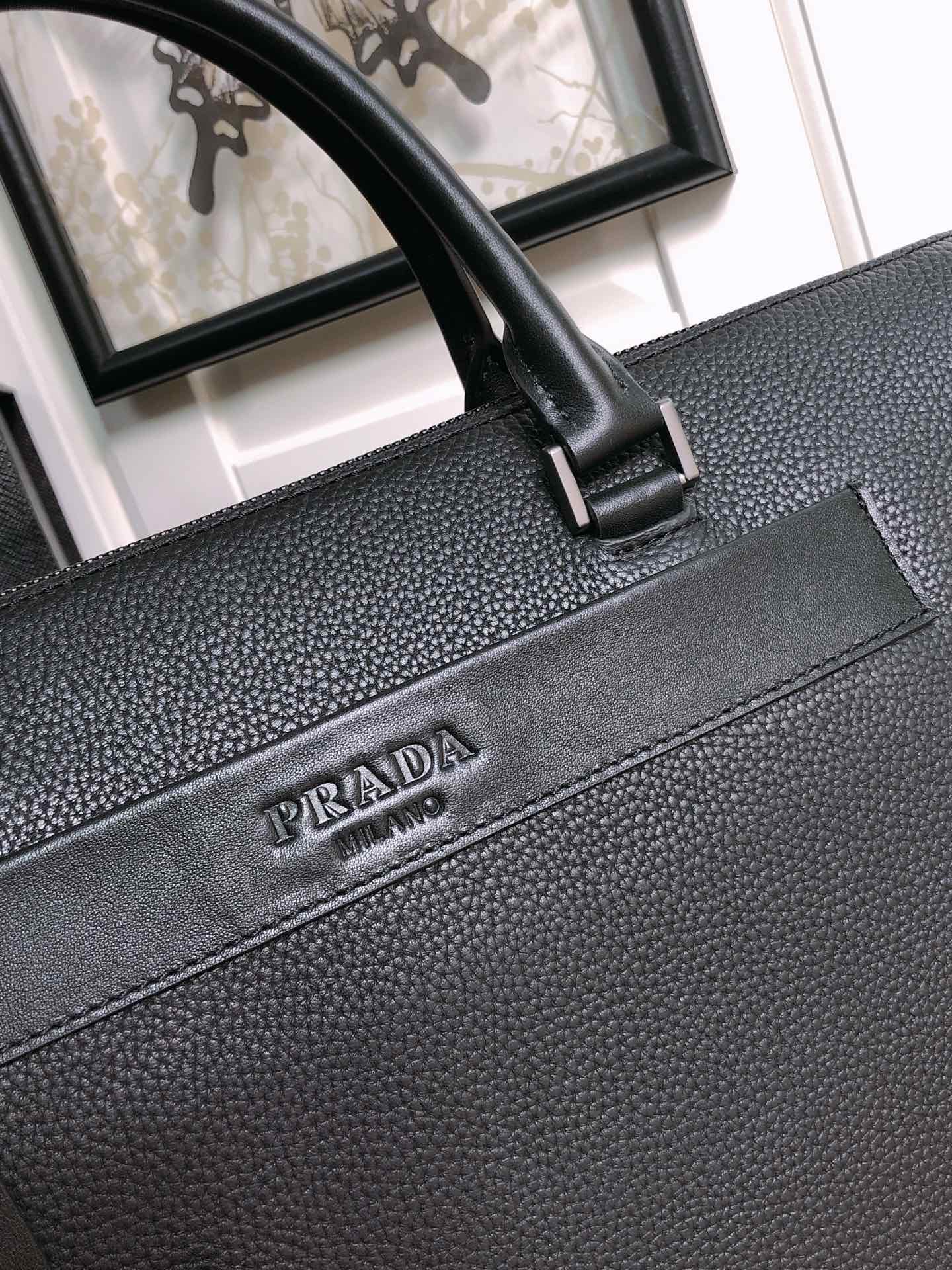 PRADA BRIEFCASE 40 IN BLACK GRAINED CALFSKIN