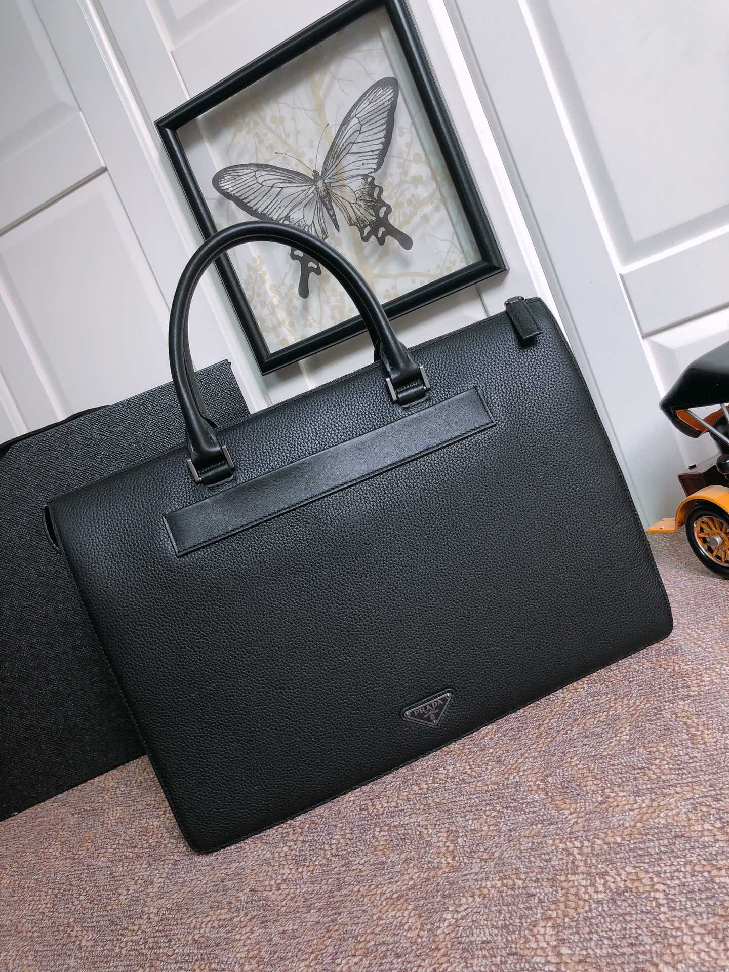 PRADA BRIEFCASE 40 IN BLACK GRAINED CALFSKIN