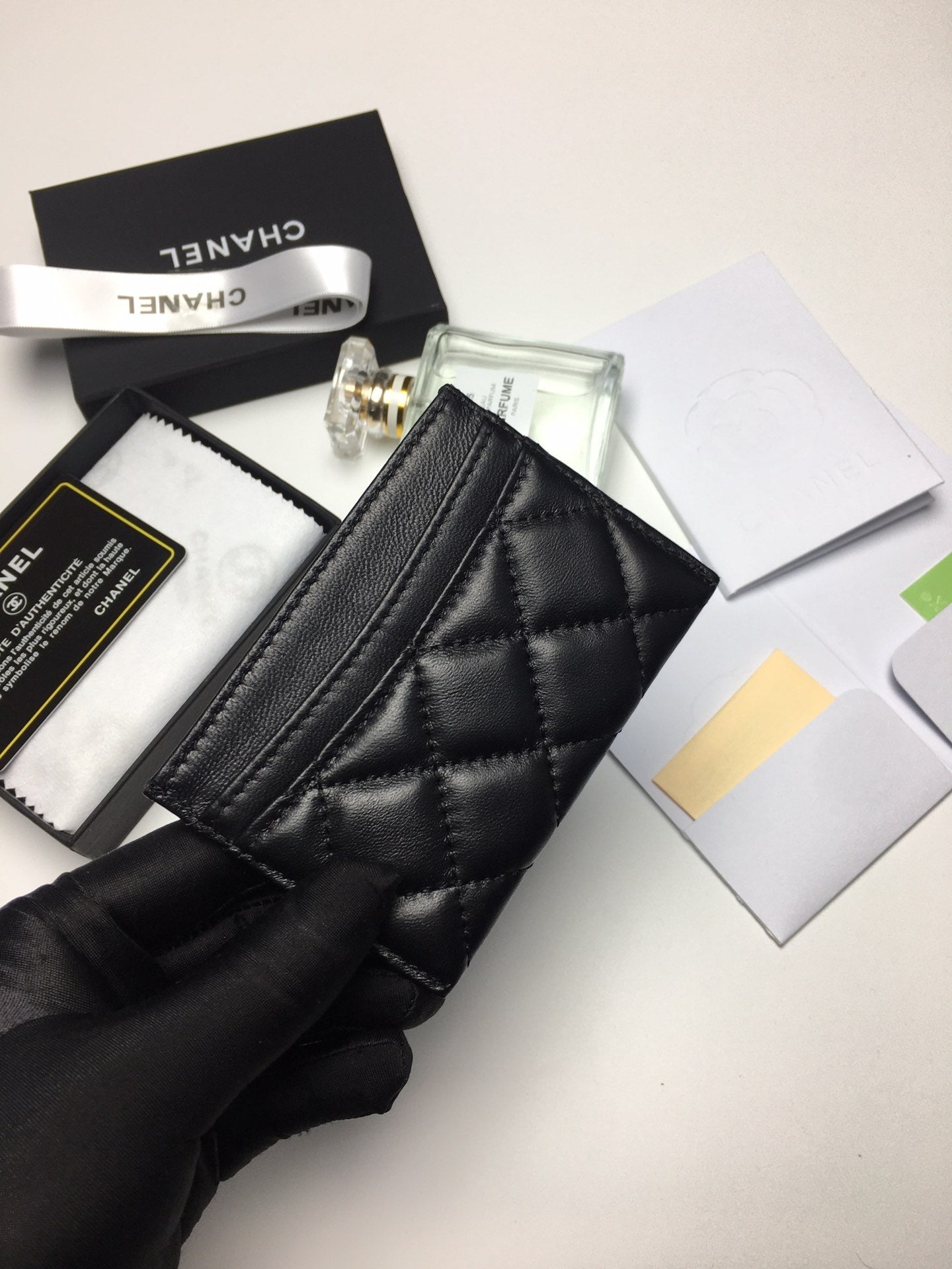 CHANEL CARD HOLDER 11.2 BLACK CALFSKIN SILVER ICON