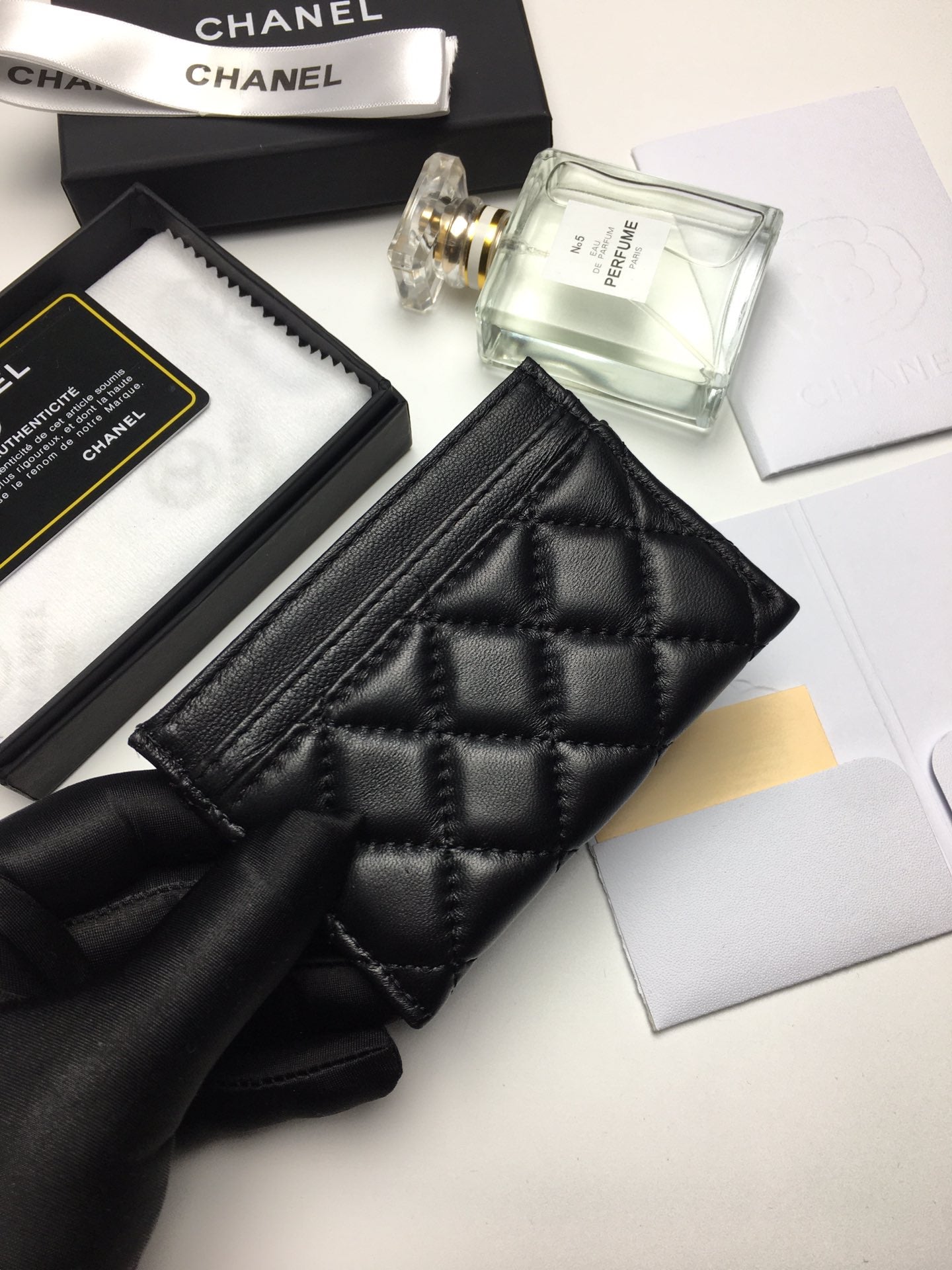 CHANEL BOY CARD HOLDER 11.2 BLACK CALFSKIN GOLD ICON