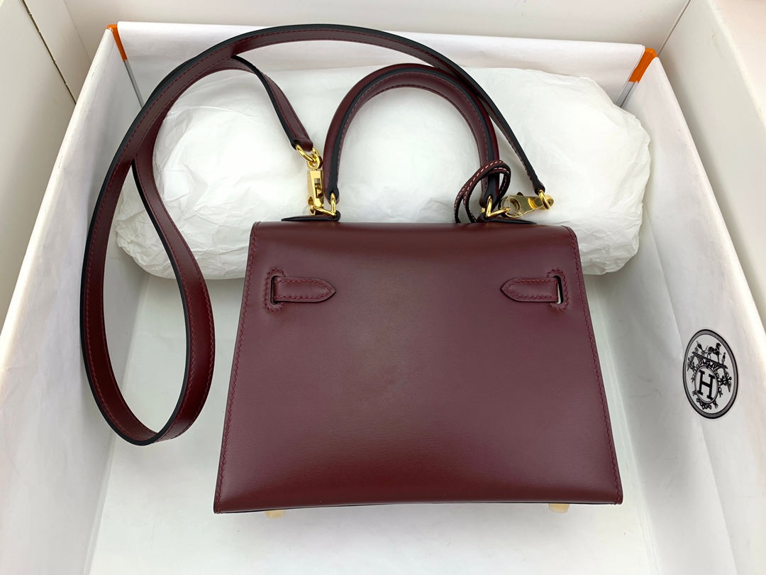 HERMES KELLY MINI 20 BAG IN WINE RED SMOOTH CALFSKIN WITH GOLD HARDWARE