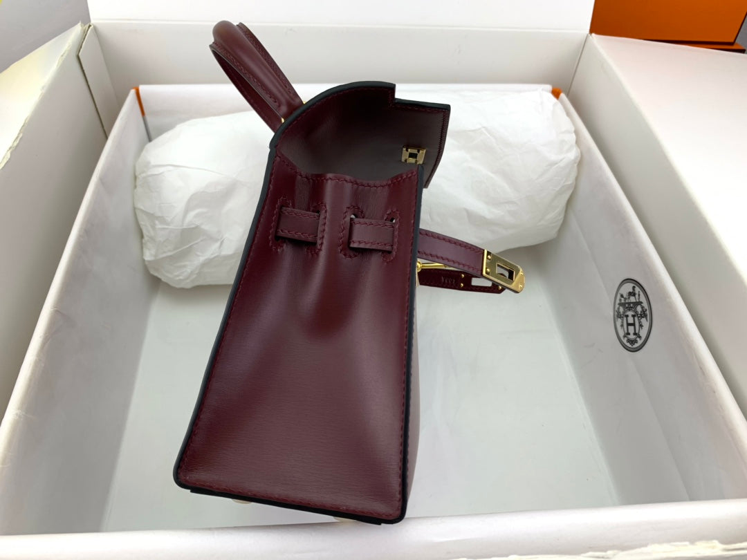 HERMES KELLY MINI 20 BAG IN WINE RED SMOOTH CALFSKIN WITH GOLD HARDWARE