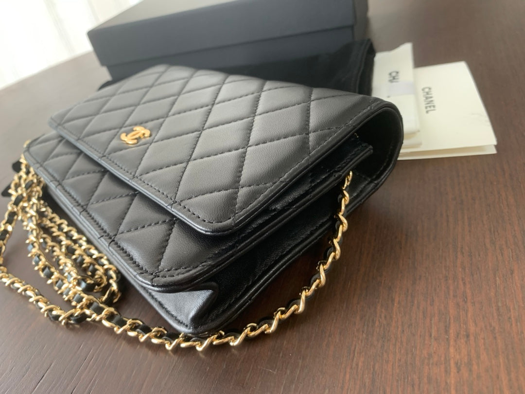 CHANEL WOC 19CM BLACK LAMBSKIN GOLD HARDWARE
