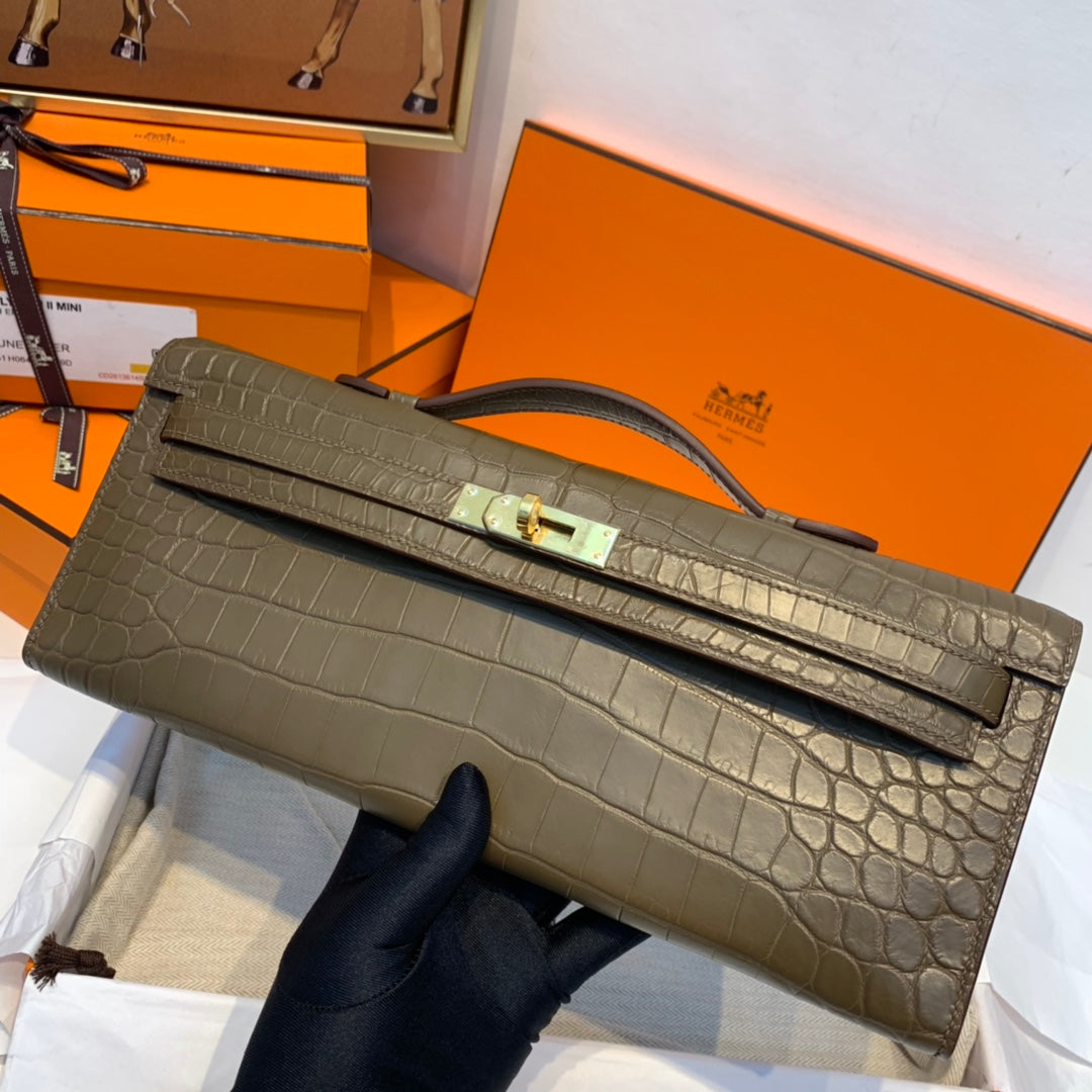 HERMES KELLY CUT 31 IN MOCHA BROWN ALLIGATOR LEATHER WITH GOLD HARDWARE
