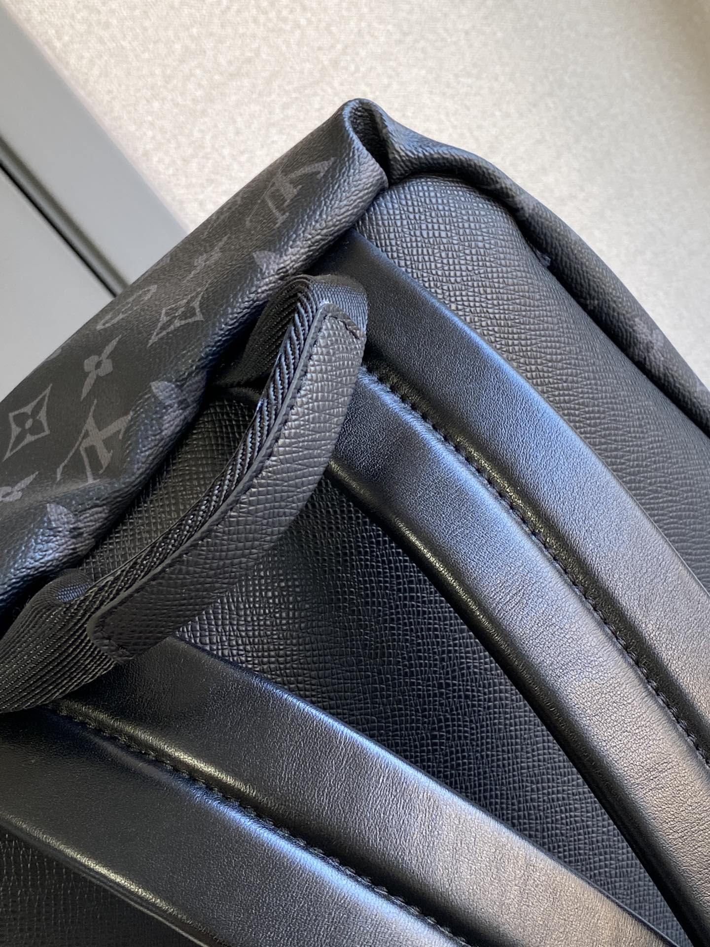 LOUIS VUITTON DISCOVERY BACKPACK 40 IN BLACK MONOGRAM CANVAS