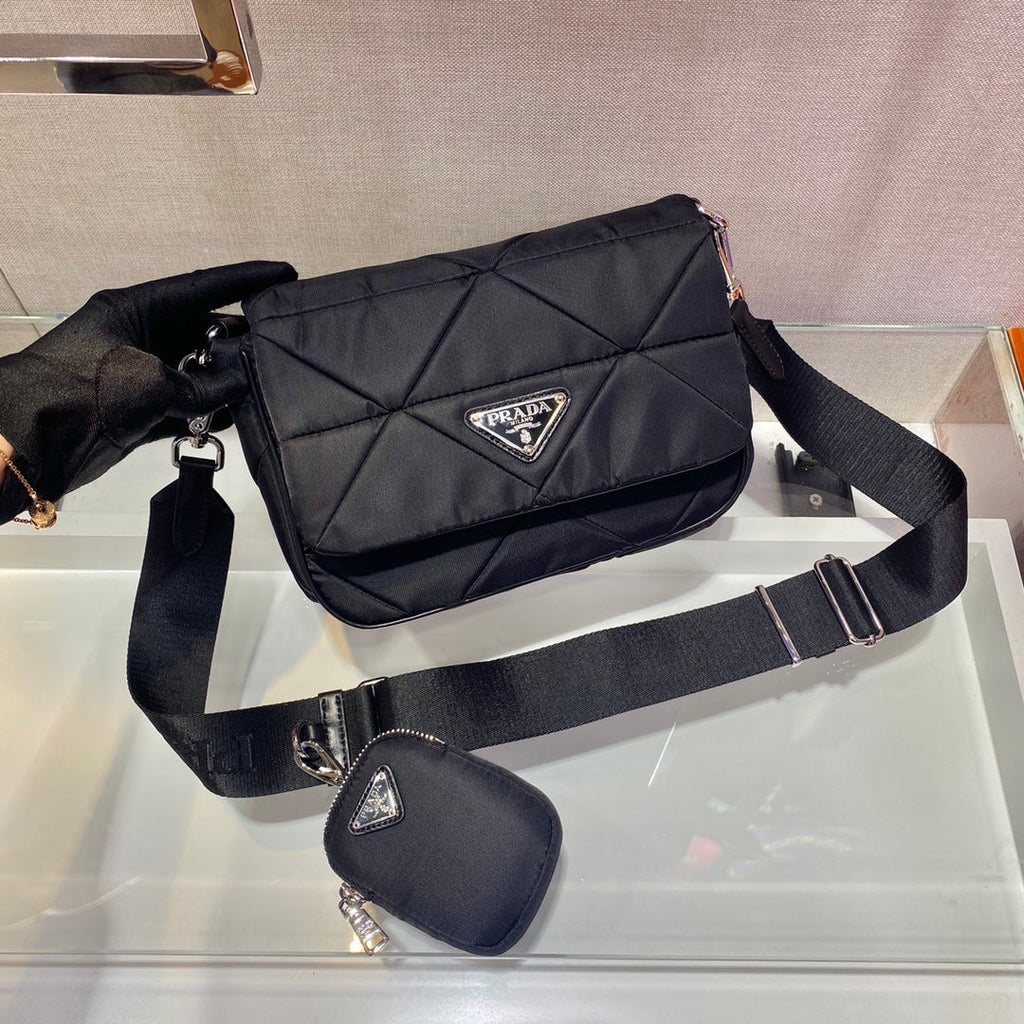 PRADA SMALL FLAP BAG 21 IN BLACK TRIANGULAR QUILTED PATTERN RE-NYLON