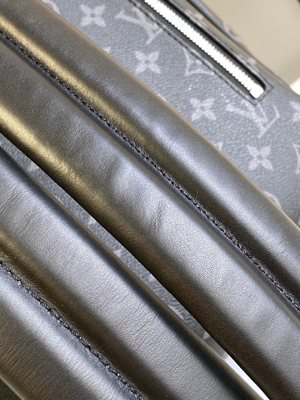 LOUIS VUITTON STEAMER BACKPACK 45 IN GUN METAL MONOGRAM ECLIPSE CANVAS AND BLACK CALFSKIN SILVER BUCKLE