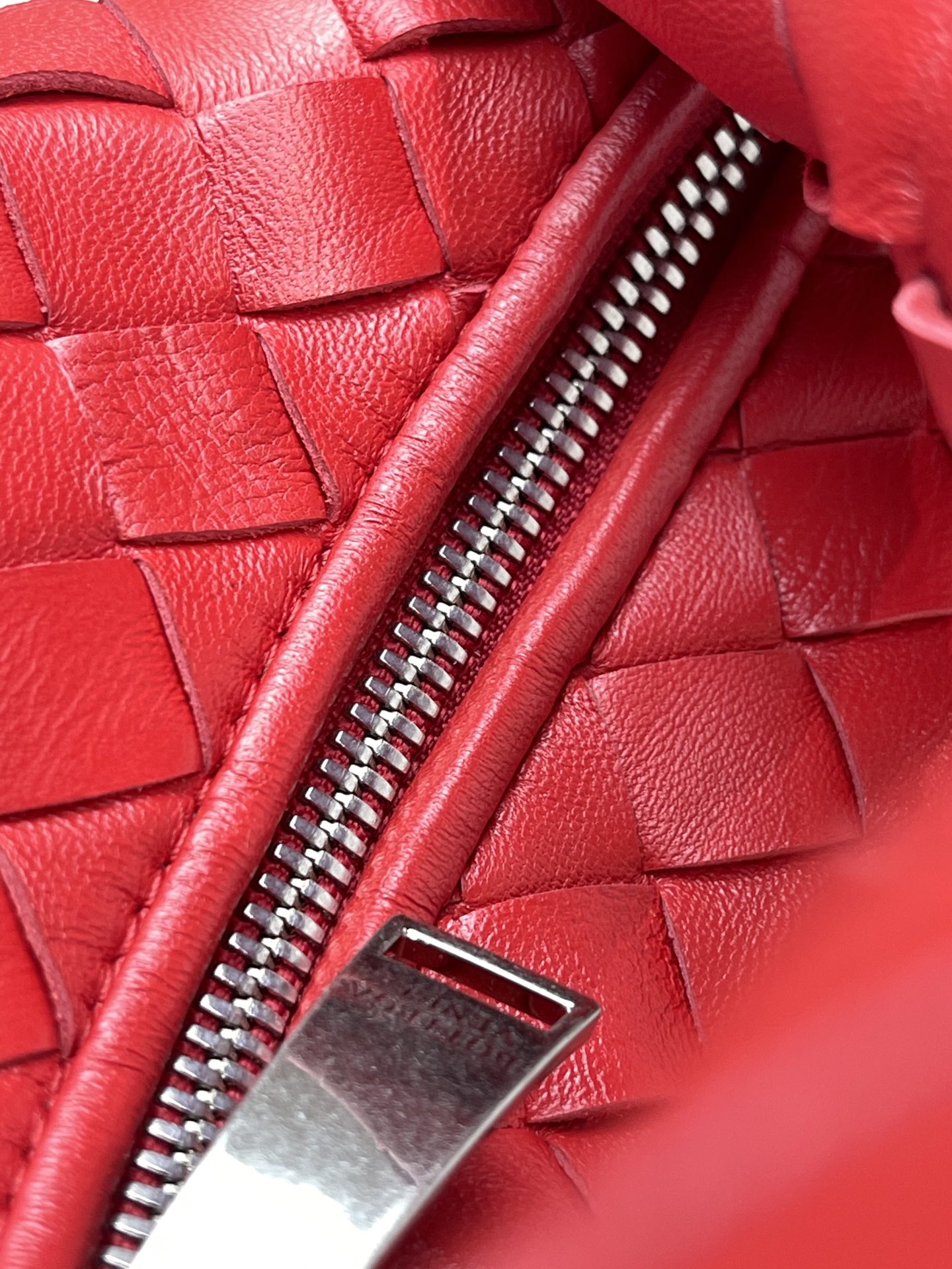 BOTTEGA VENETA MINI JODIE 27 IN RED LAMBSKIN