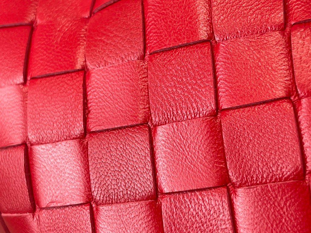 BOTTEGA VENETA MINI JODIE 27 IN RED LAMBSKIN