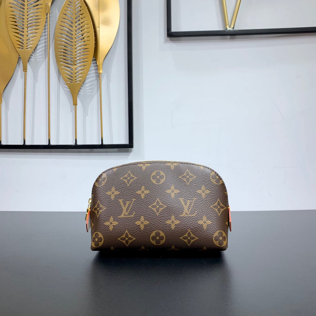 LOUIS VUITTON POCHETTE COSMÉTIQUE PM 19 IN BROWN MONOGRAM CANVAS
