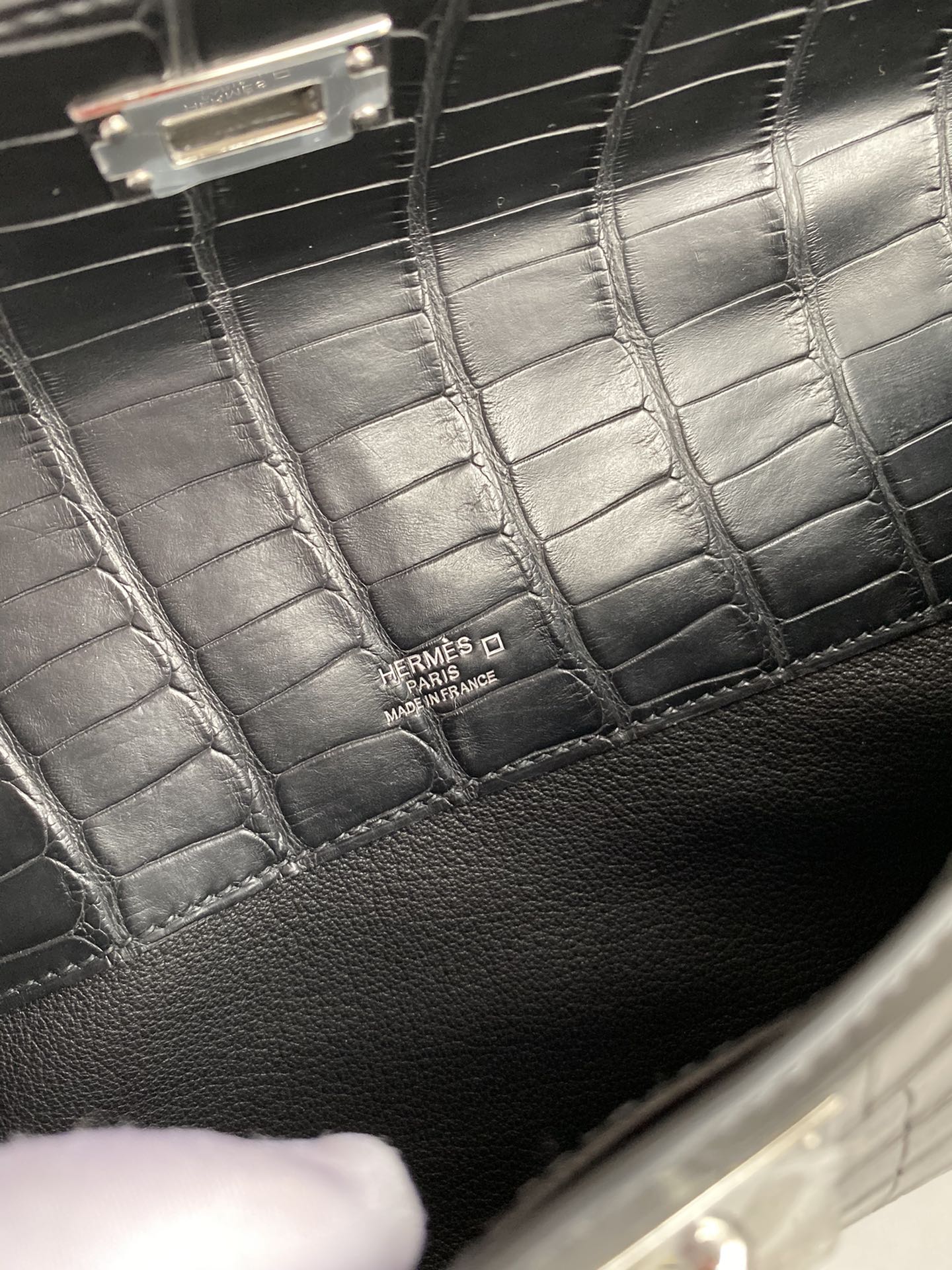 HERMES KELLY CUT 31 IN BLACK ALLIGATOR LEATHER WITH SILVER HARDWARE