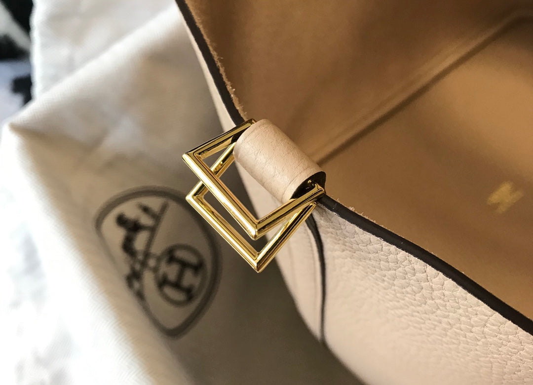 HERMES picotin lock 18 light beige togo ghw