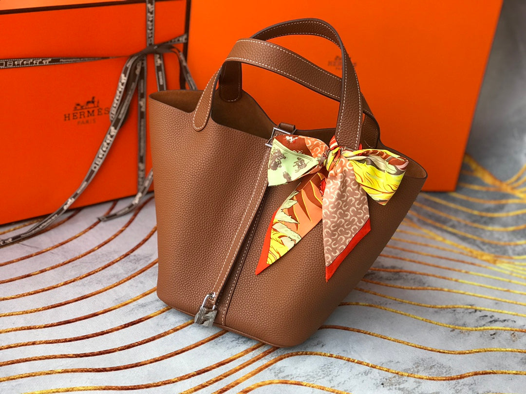 HERMES picotin lock 18 gold togo shw