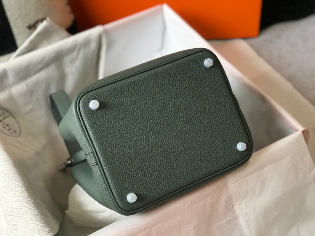 HERMES picotin lock 22 grass green togo shw