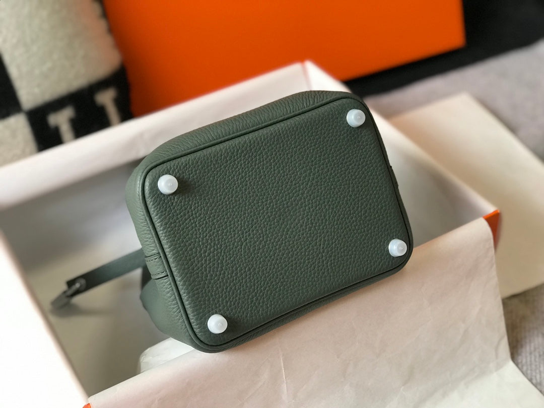 HERMES picotin lock 18 grass green togo shw
