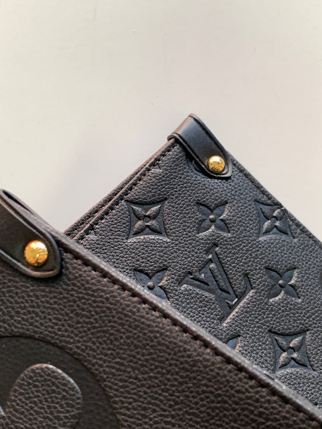LOUIS VUITTON ONTHEGO GM 41 BLACK