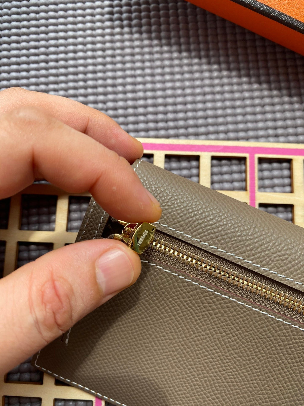 HERMES Kelly Pocket 13.5 Brown Epsom Ghw