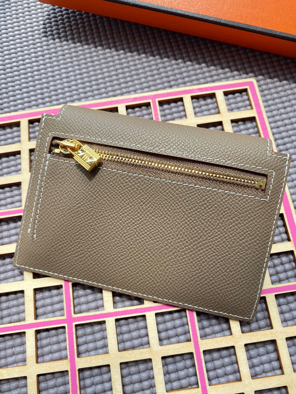 HERMES Kelly Pocket 13.5 Brown Epsom Ghw