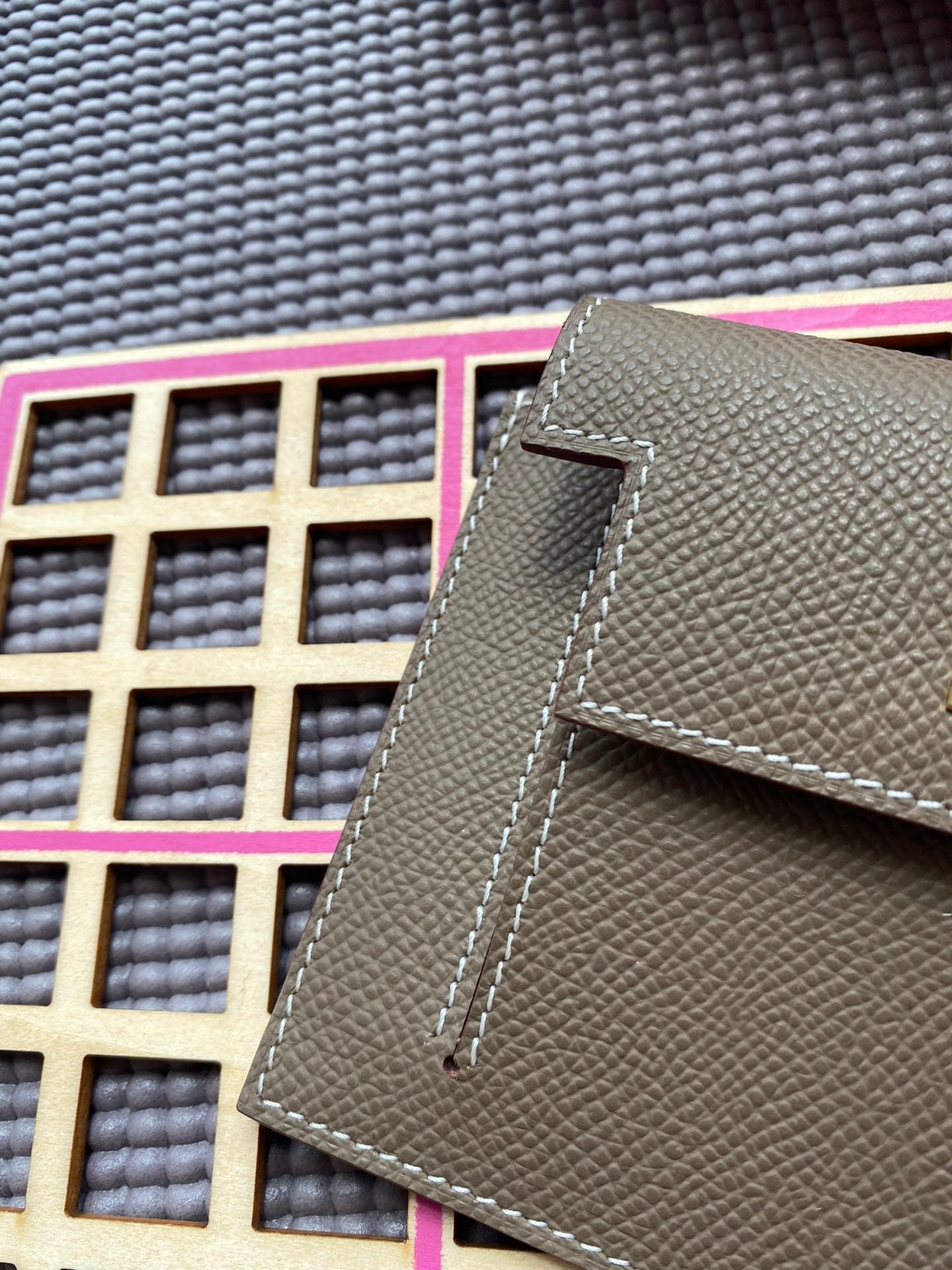 HERMES Kelly Pocket 13.5 Brown Epsom Ghw