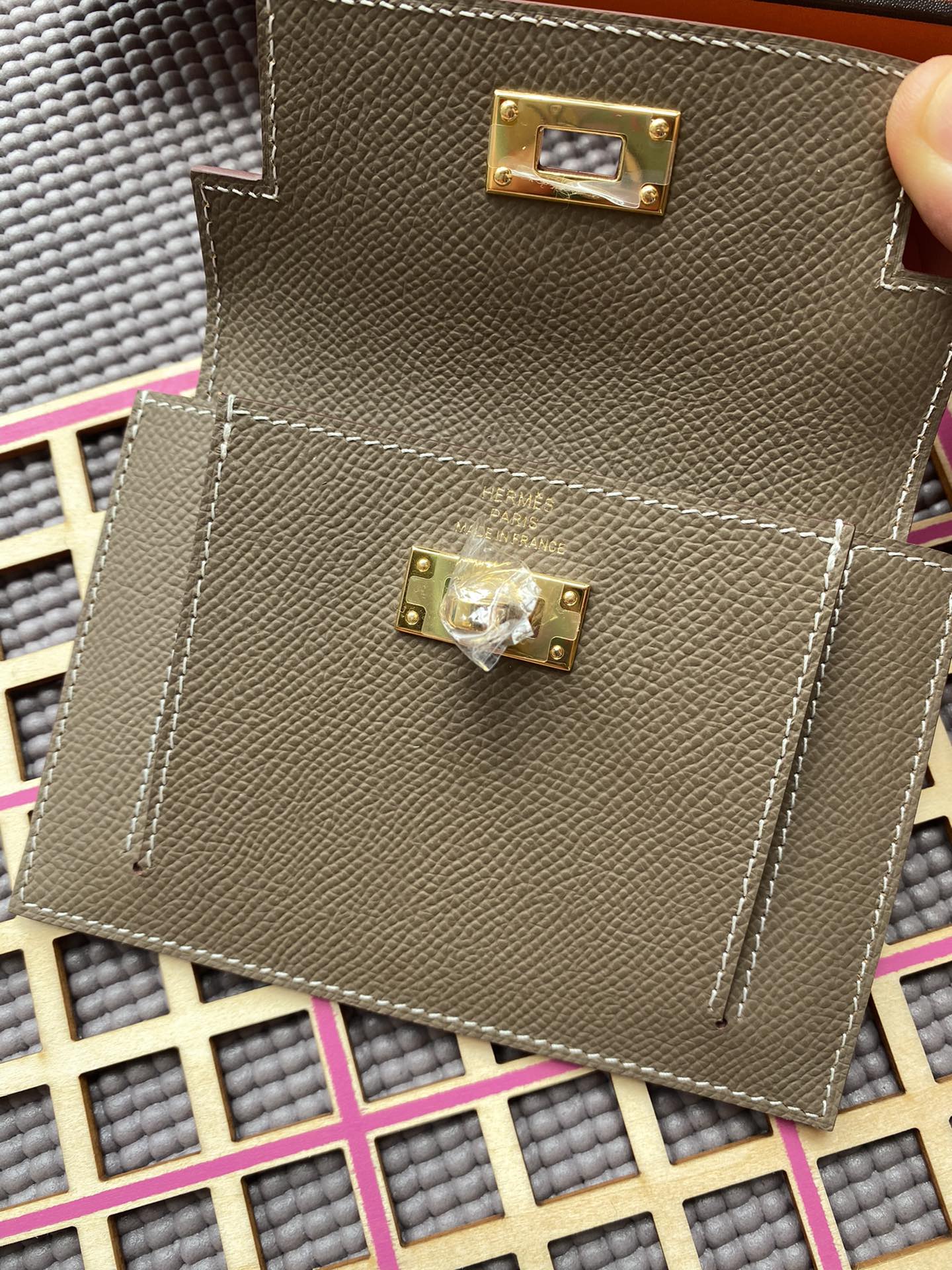 HERMES Kelly Pocket 13.5 Brown Epsom Ghw