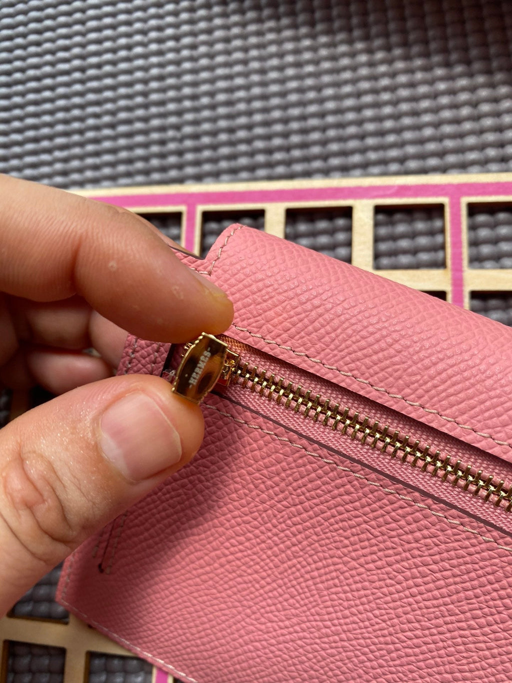 HERMES Kelly Pocket 13.5 Pink Epsom Ghw