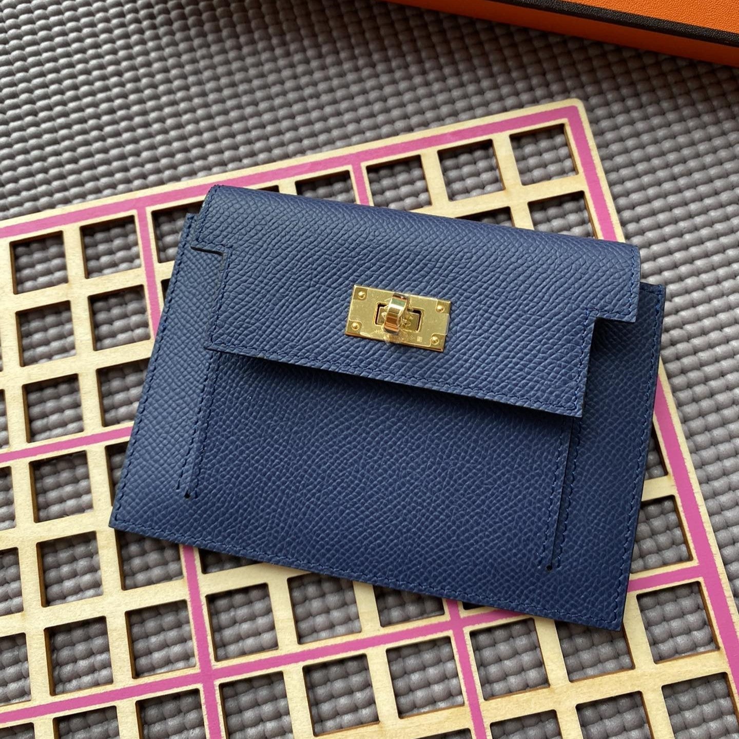 HERMES Kelly Pocket 13.5 Blue Epsom Ghw