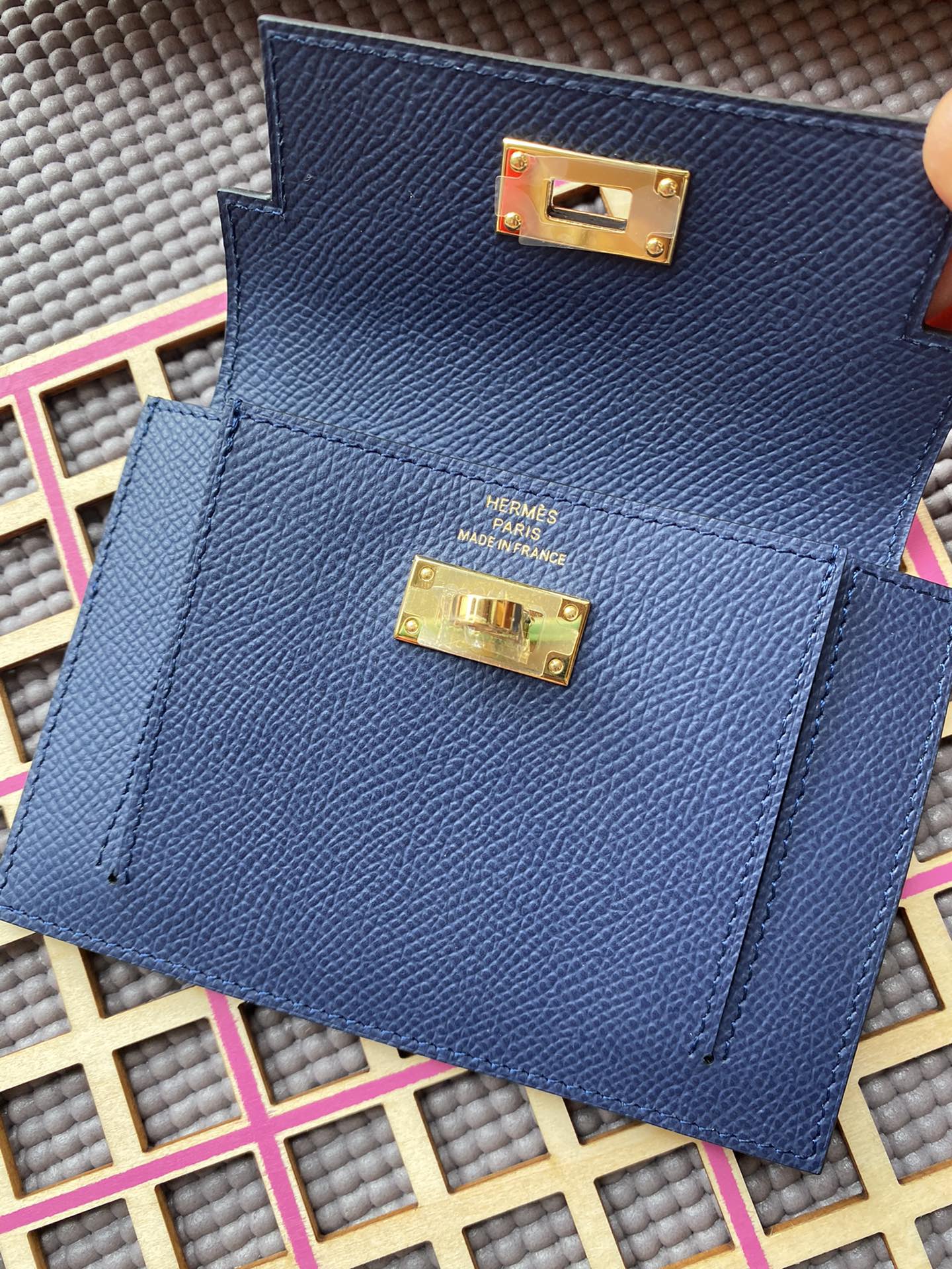 HERMES Kelly Pocket 13.5 Blue Epsom Ghw