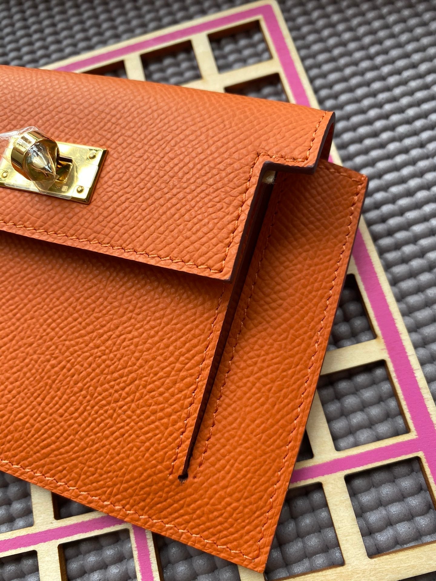 HERMES Kelly Pocket 13.5 Orange Epsom Ghw