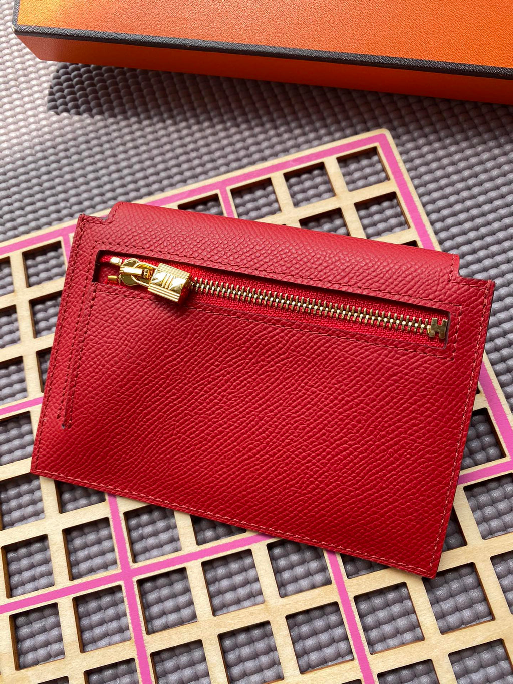 HERMES Kelly Pocket 13.5 Red Epsom Ghw