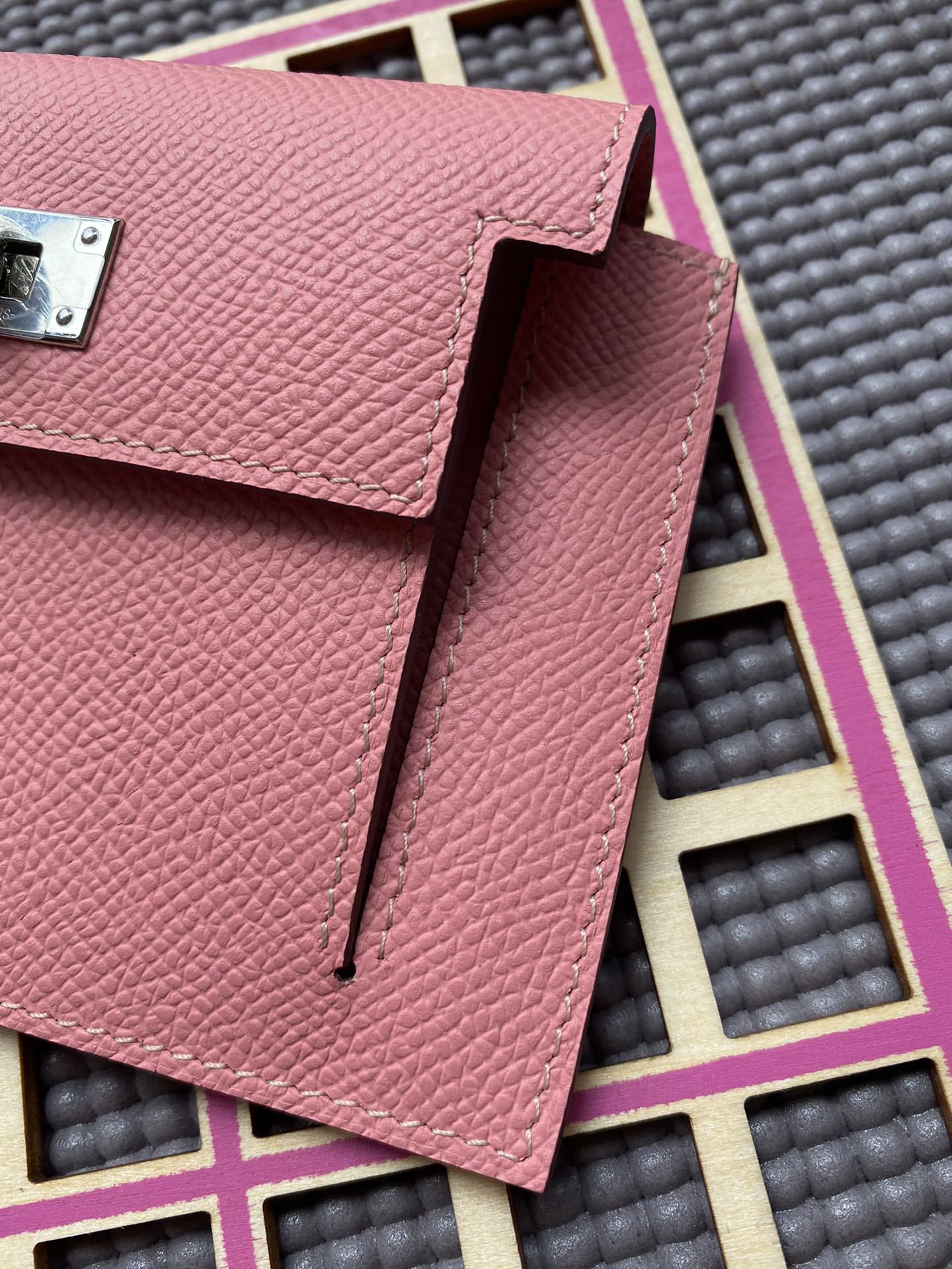 HERMES Kelly Pocket 13.5 Pink Epsom Shw
