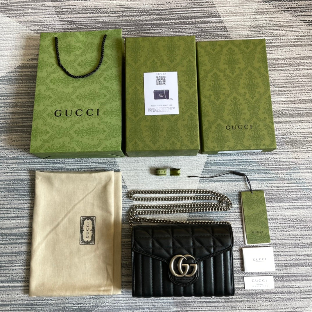 GUCCI MARMONT MINI 20 SHOULDER BAG IN BLACK CALFSKIN