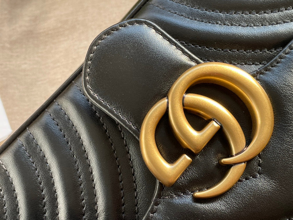 GUCCI MARMONT MATELASSÉ SMALL 22 BAG BLACK CALFSKIN