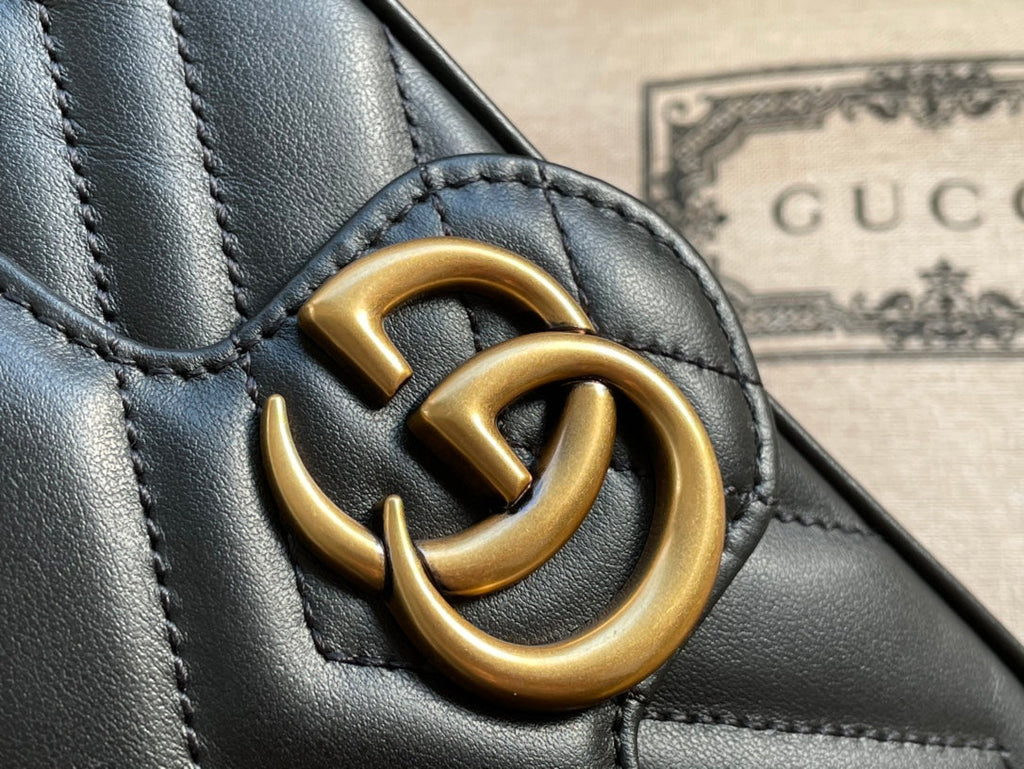 GUCCI MARMONT MINI 16 BAG IN BLACK CALFSKIN