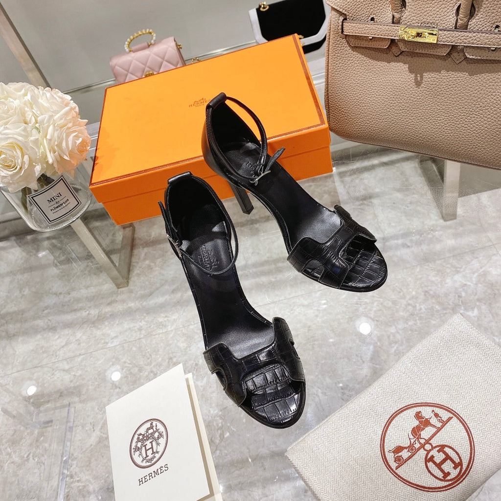 HERMES PREMIERE 105 SANDAL IN BLACK CALFSKIN