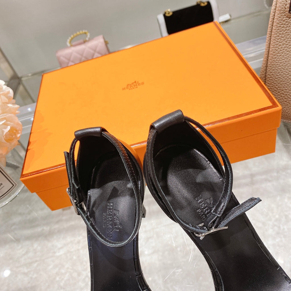 HERMES PREMIERE 105 SANDAL IN BLACK CALFSKIN