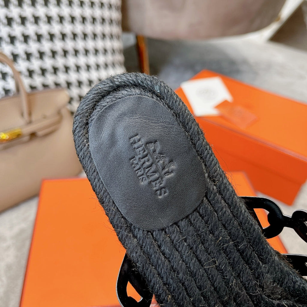 HERMES BLACK STRAW SOLE SLIPPERS BLACK LAMBSKIN